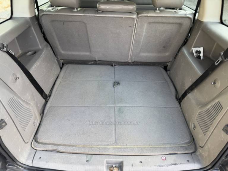 CHEVROLET - ZAFIRA - 2010/2011 - Preta - R$ 41.900,00