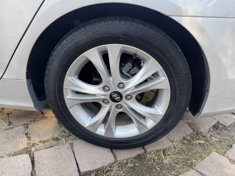 HYUNDAI - SONATA - 2011/2012 - Prata - R$ 73.900,00