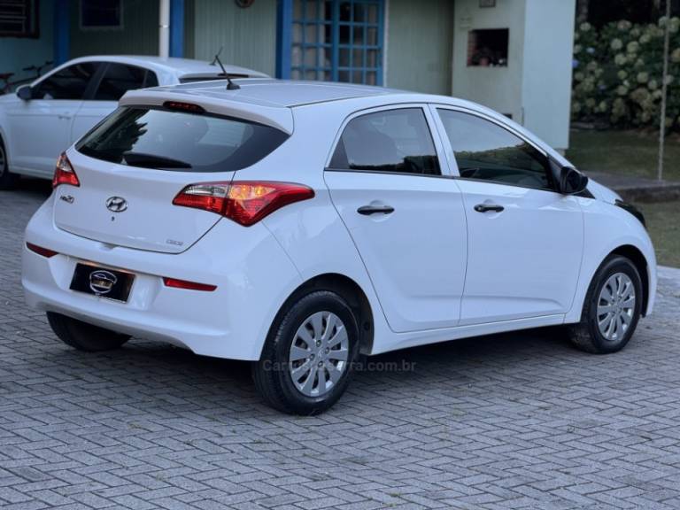 HYUNDAI - HB20 - 2017/2017 - Branca - R$ 56.900,00