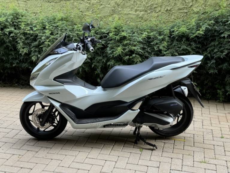 HONDA - PCX - 2023/2023 - Branca - R$ 21.900,00