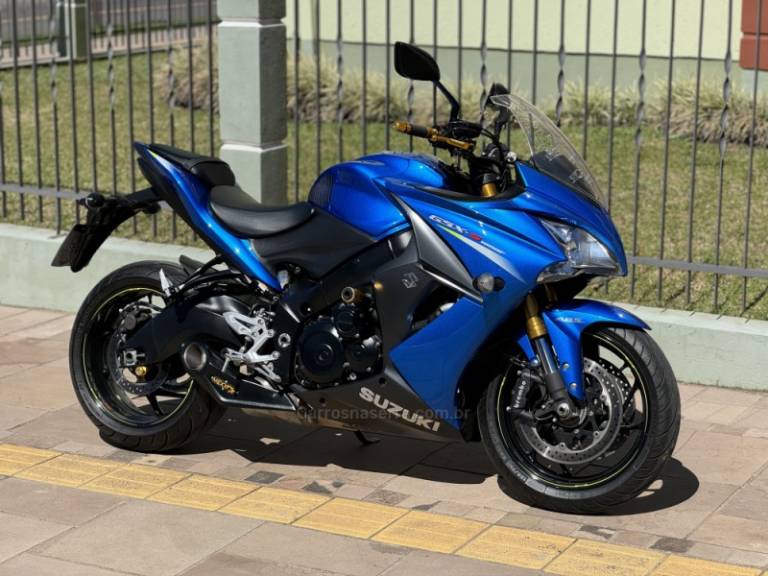 SUZUKI - GSX - 2017/2018 - Azul - R$ 52.900,00
