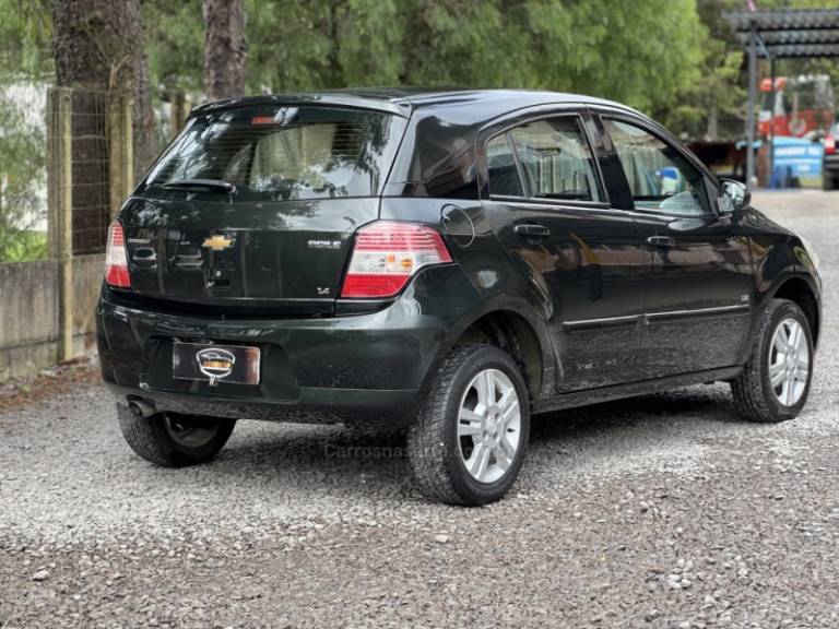 CHEVROLET - AGILE - 2010/2011 - Verde - R$ 36.900,00