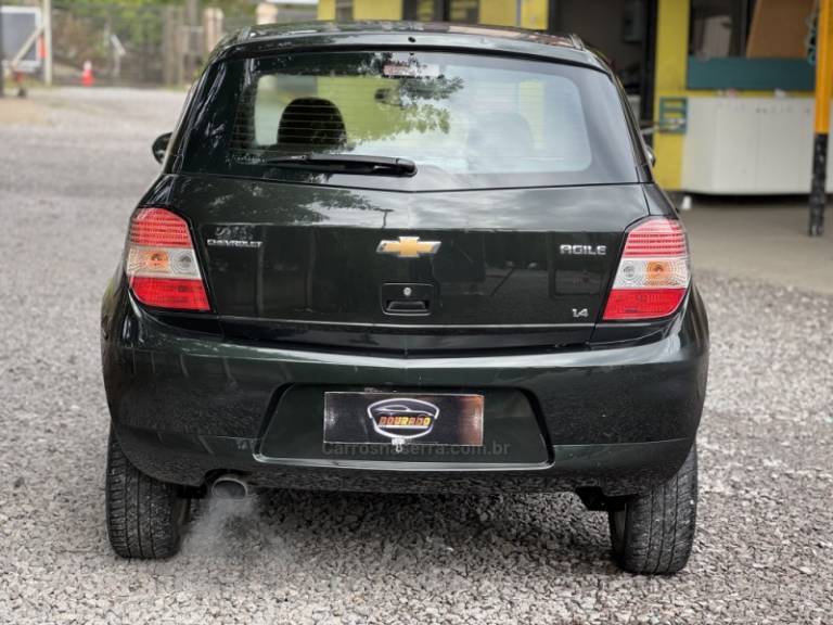 CHEVROLET - AGILE - 2010/2011 - Verde - R$ 36.900,00