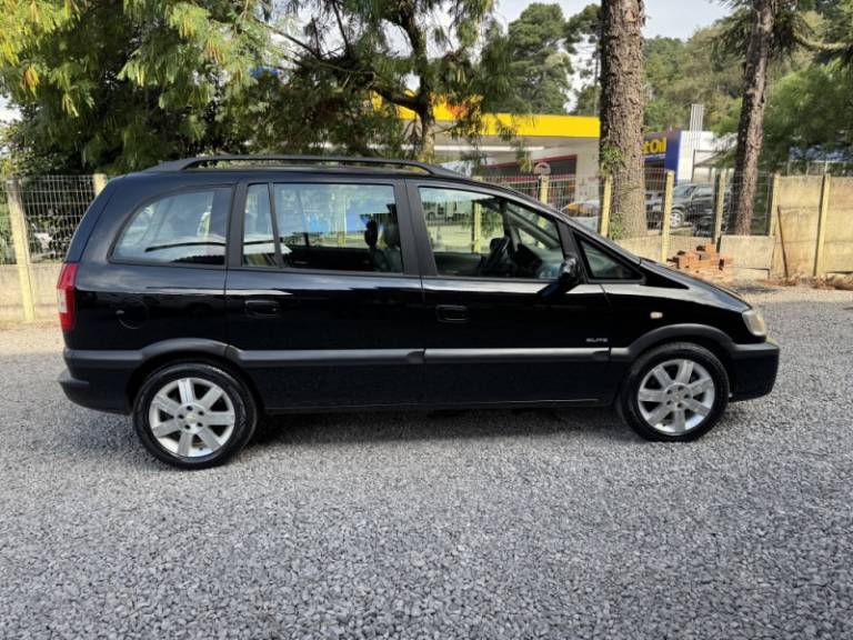 CHEVROLET - ZAFIRA - 2010/2011 - Preta - R$ 41.900,00