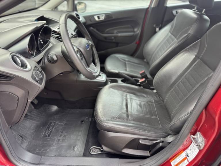 FORD - FIESTA - 2013/2014 - Vermelha - R$ 45.900,00