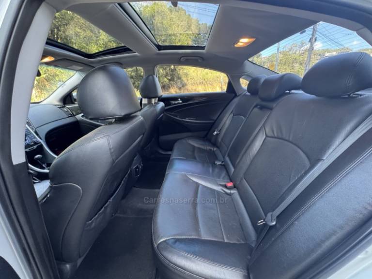 HYUNDAI - SONATA - 2011/2012 - Prata - R$ 73.900,00