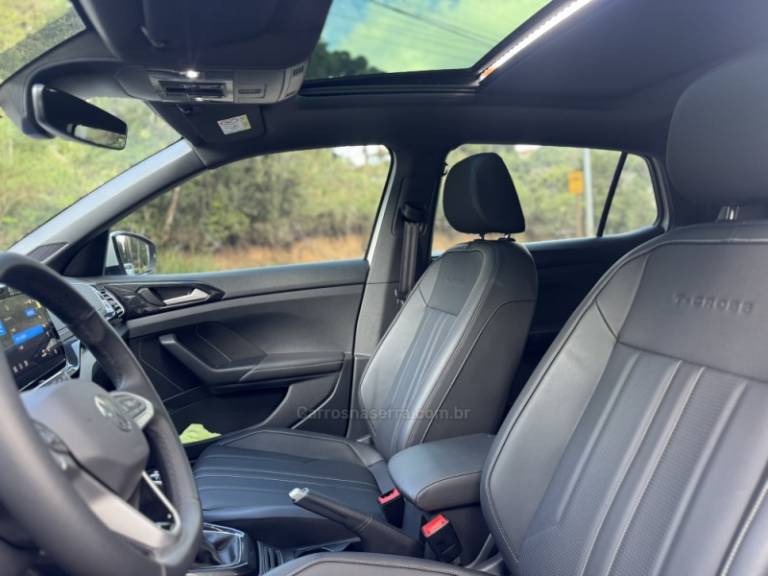 VOLKSWAGEN - T-CROSS - 2024/2025 - Branca - R$ 169.900,00