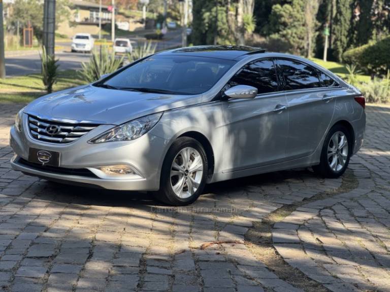 HYUNDAI - SONATA - 2011/2012 - Prata - R$ 73.900,00