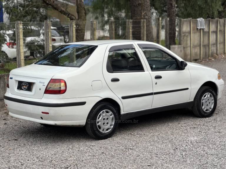 FIAT - SIENA - 2004/2004 - Branca - R$ 15.900,00