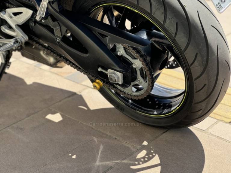 SUZUKI - GSX - 2017/2018 - Azul - R$ 52.900,00