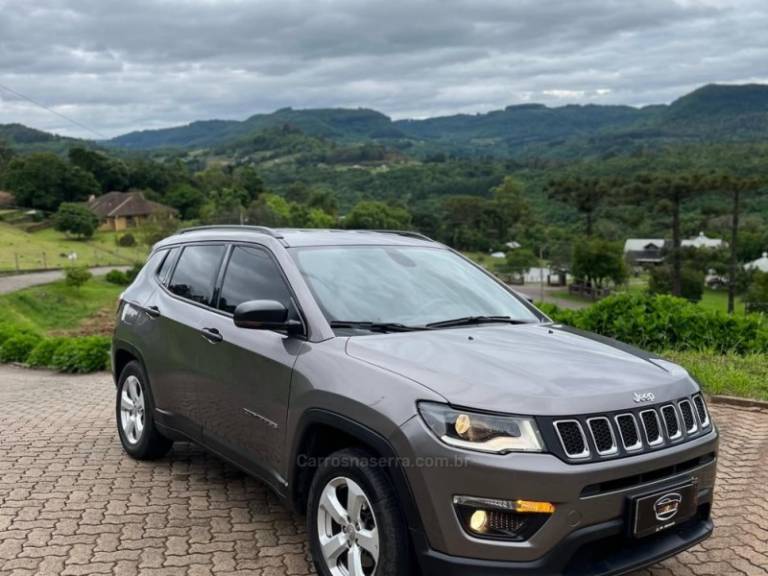 JEEP - COMPASS - 2016/2017 - Cinza - R$ 85.900,00