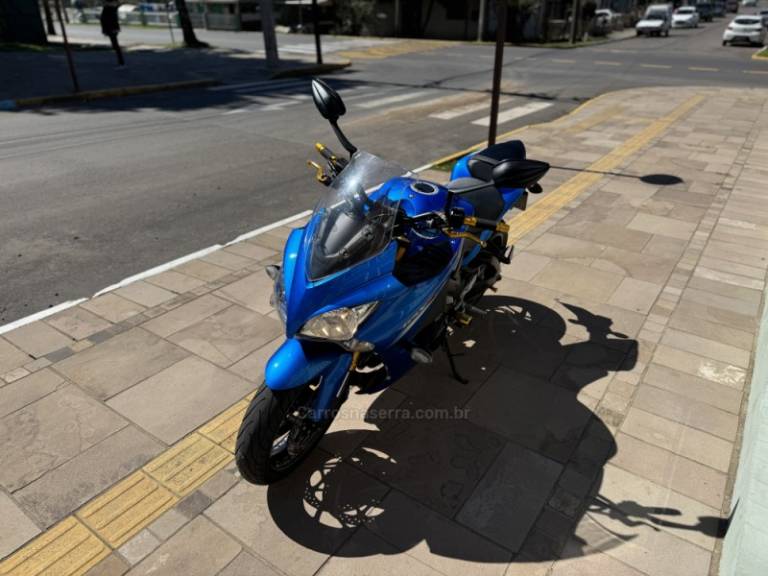 SUZUKI - GSX - 2017/2018 - Azul - R$ 52.900,00
