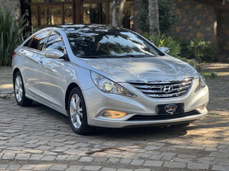 HYUNDAI - SONATA - 2011/2012 - Prata - R$ 73.900,00