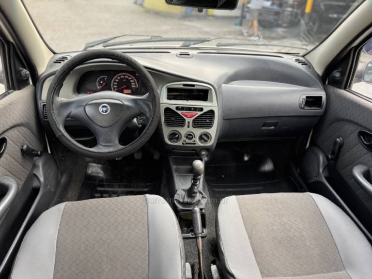 FIAT - SIENA - 2004/2004 - Branca - R$ 15.900,00