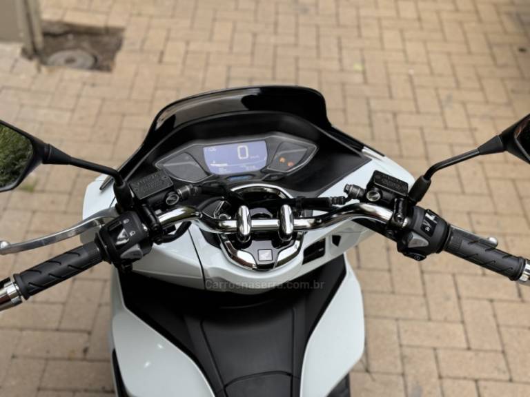 HONDA - PCX - 2023/2023 - Branca - R$ 21.900,00