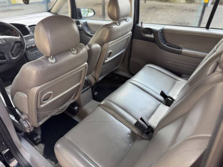 CHEVROLET - ZAFIRA - 2010/2011 - Preta - R$ 41.900,00