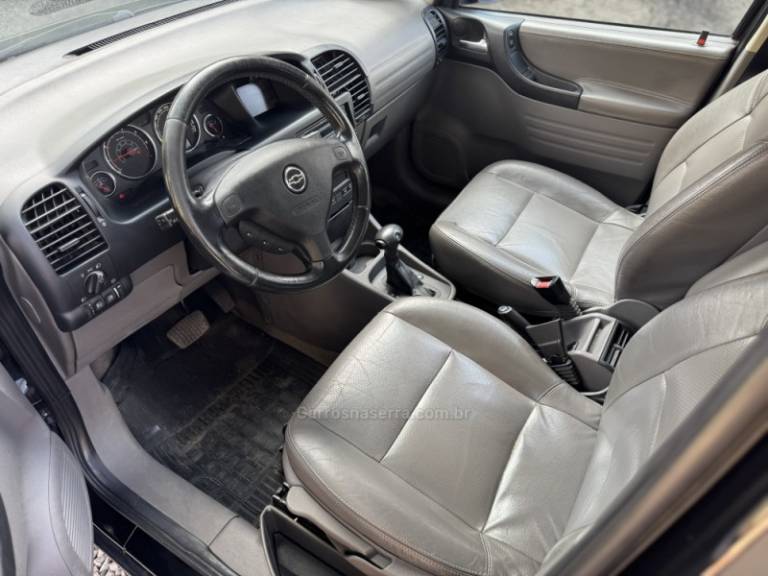 CHEVROLET - ZAFIRA - 2010/2011 - Preta - R$ 41.900,00