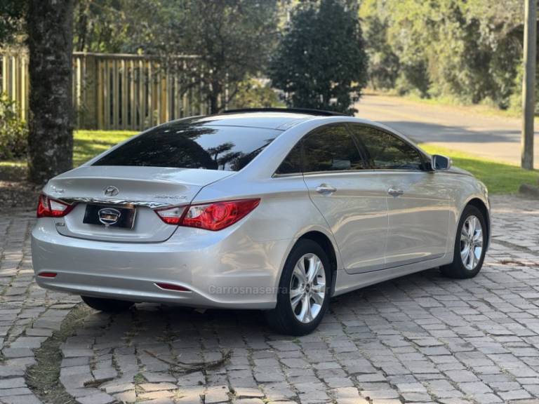 HYUNDAI - SONATA - 2011/2012 - Prata - R$ 73.900,00