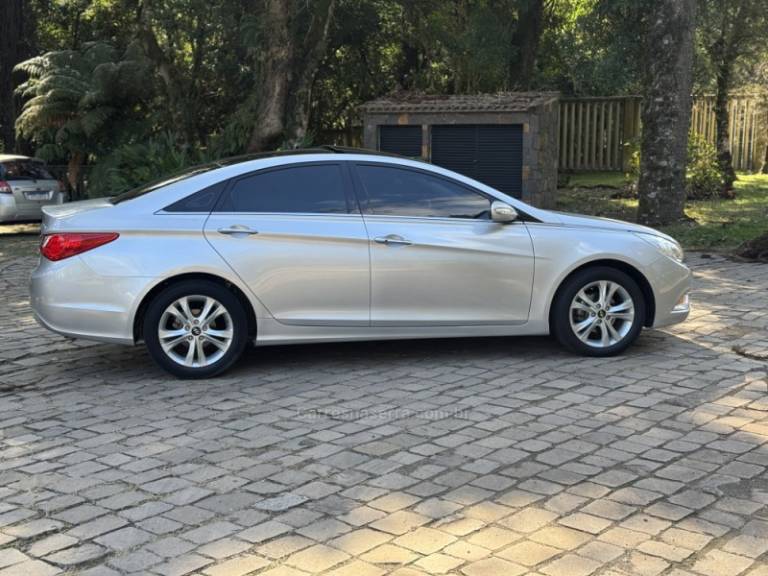 HYUNDAI - SONATA - 2011/2012 - Prata - R$ 73.900,00