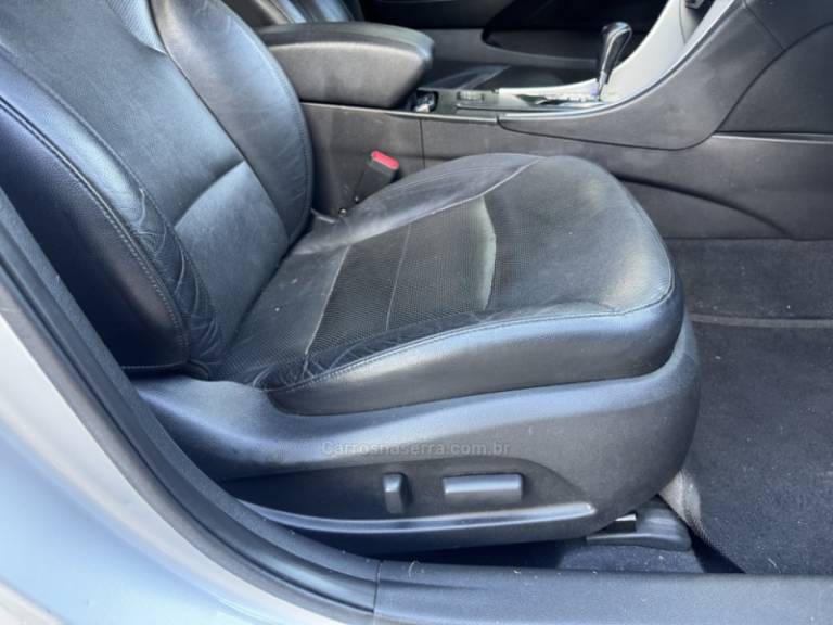 HYUNDAI - SONATA - 2011/2012 - Prata - R$ 73.900,00