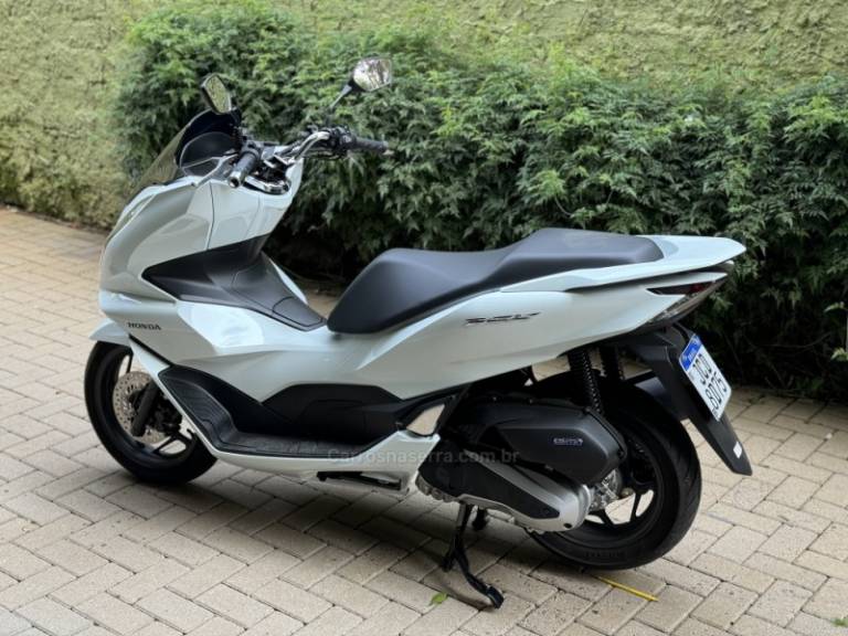 HONDA - PCX - 2023/2023 - Branca - R$ 21.900,00