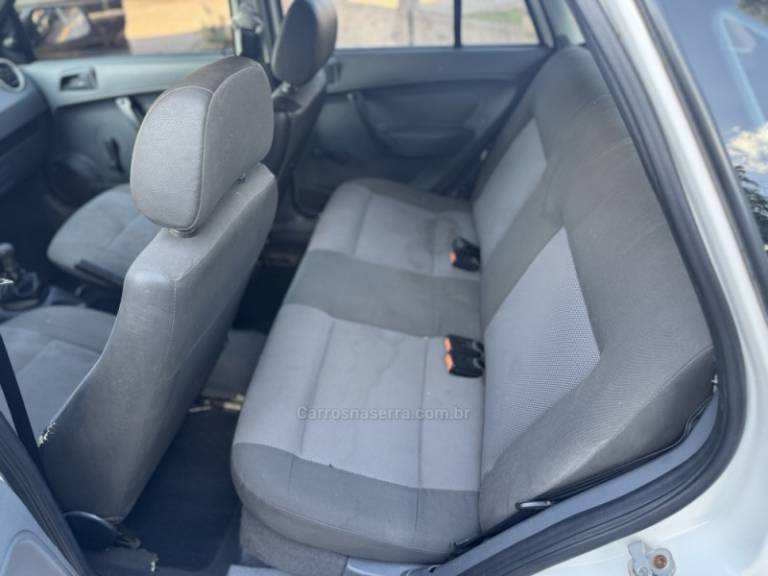 VOLKSWAGEN - GOL - 2006/2007 - Branca - R$ 14.900,00