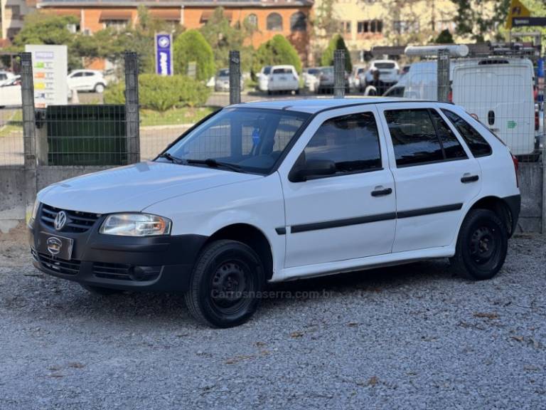 VOLKSWAGEN - GOL - 2006/2007 - Branca - R$ 14.900,00