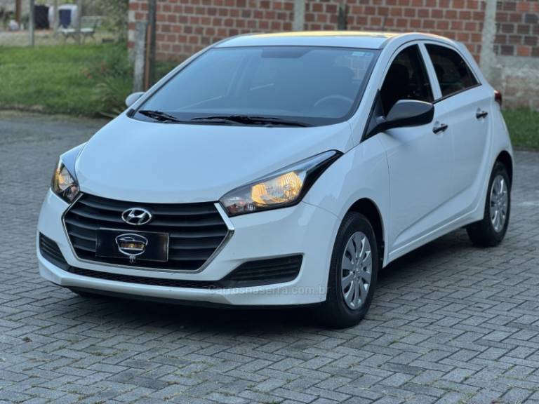 HYUNDAI - HB20 - 2017/2017 - Branca - R$ 56.900,00