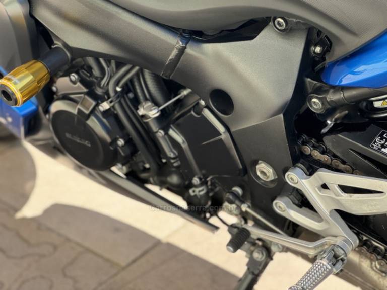 SUZUKI - GSX - 2017/2018 - Azul - R$ 52.900,00