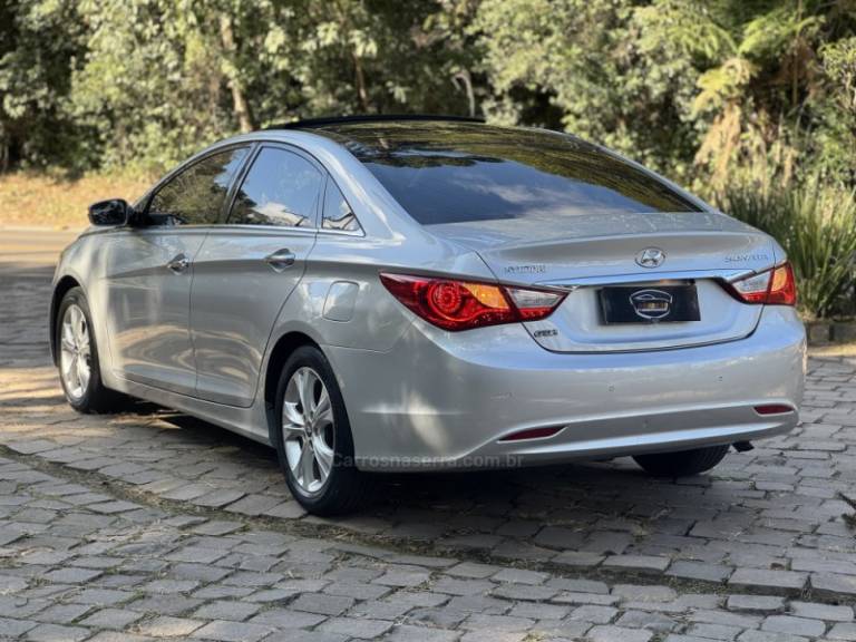 HYUNDAI - SONATA - 2011/2012 - Prata - R$ 73.900,00